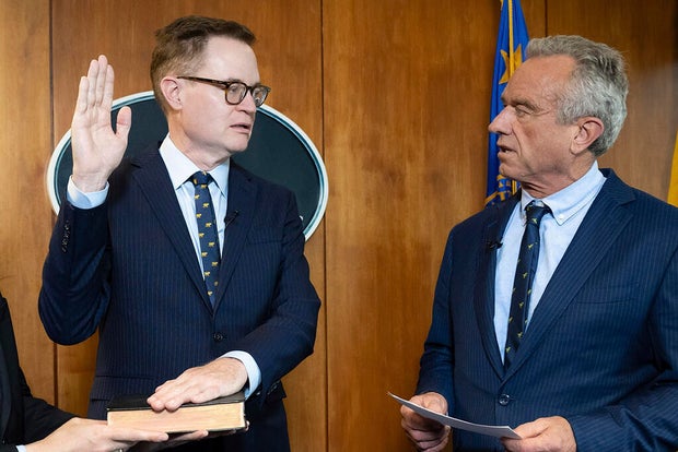 Jim O'Neill sworn in by RFK Jr. 