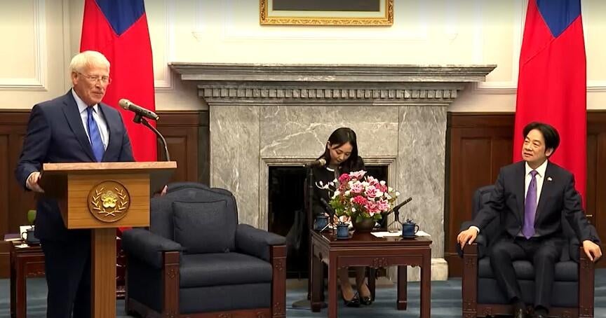 The Senior US Senati visits Taiwan, calls it a “free world” with “RIGHT to remain free” like China threatening the saving