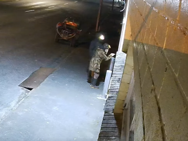 Video appears to show New Zealand fugitive who fled into wilderness with children 4 years ago
