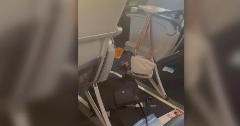 United Express Aspen-Houston Flight Drops 25,000 Feet, Injures Two
