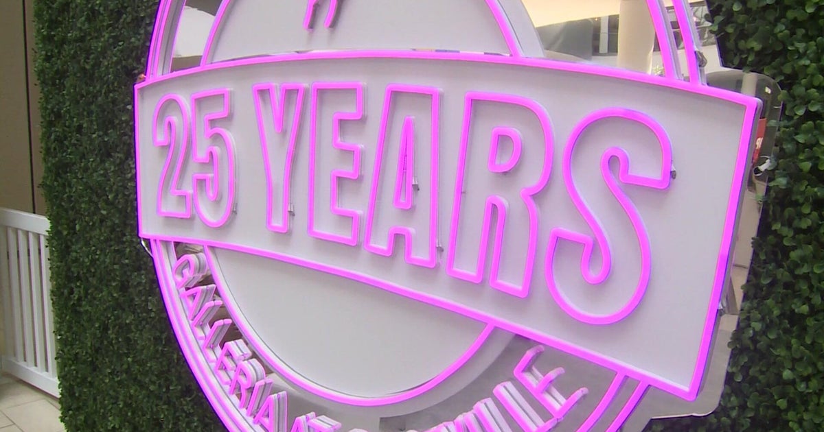 Roseville Galleria, Sacramento regions largest shopping mall, celebrates 25 years