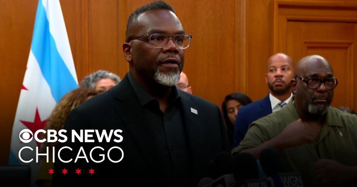 Chicago Mayor Signs Order Blocking Federal Policing Amid Trump Threats