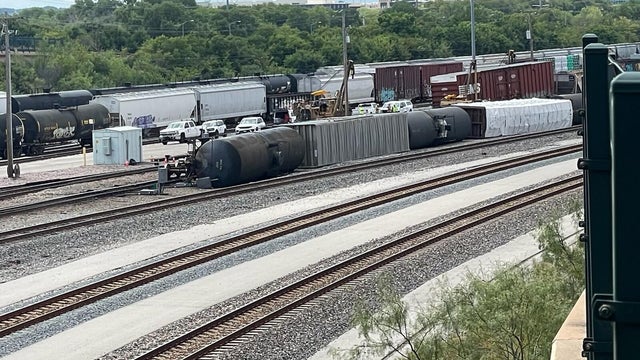 train-derailment.jpg 