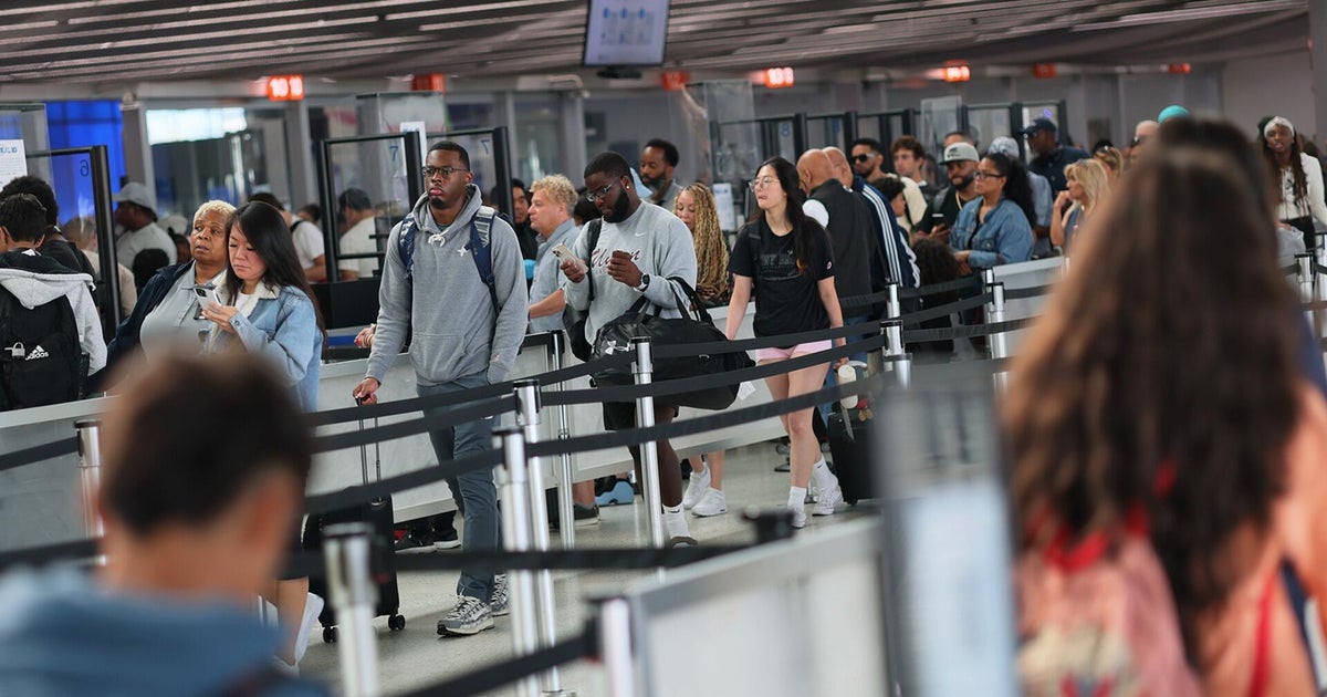Millions of travelers hit airports as Labor Day weekend wraps up
