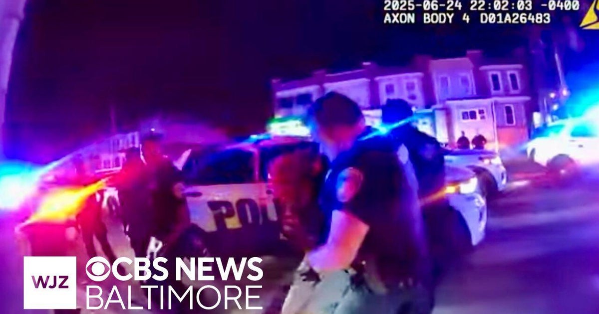 Family of Baltimore man who died in police custody plans lawsuit - CBS ...