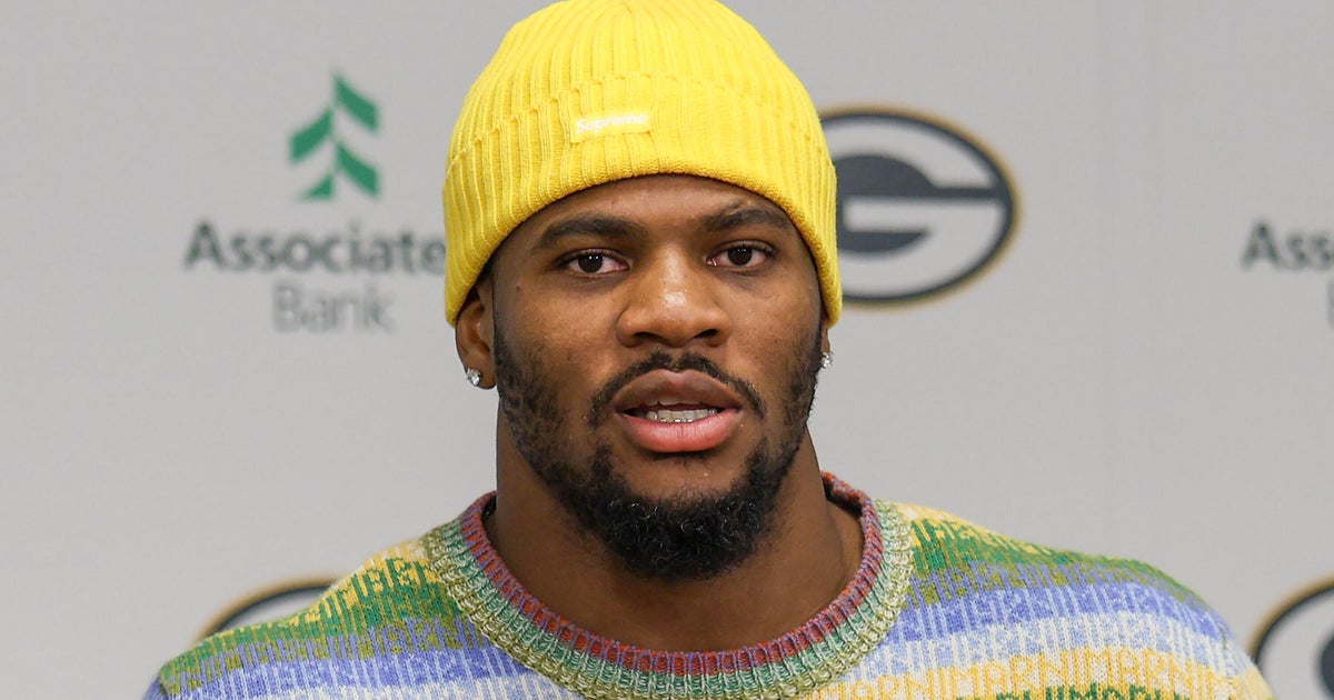 Micah Parsons Traded Cowboys Packers; Mother Wears Cowboys Gear Eagles Game