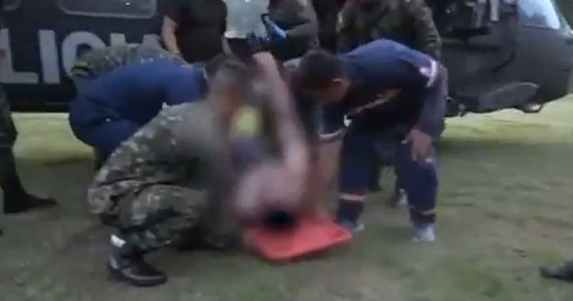 The soldiers turned on gasoline, starting with fire during the machine that would spend cocaine lab, said Colombia troops