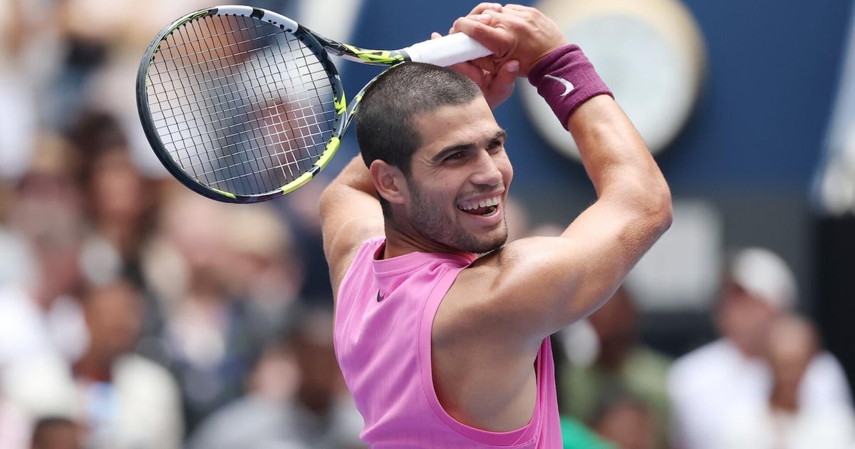 Carlos Alcaraz defeats Novak Djokovic to head to U.S. Open final