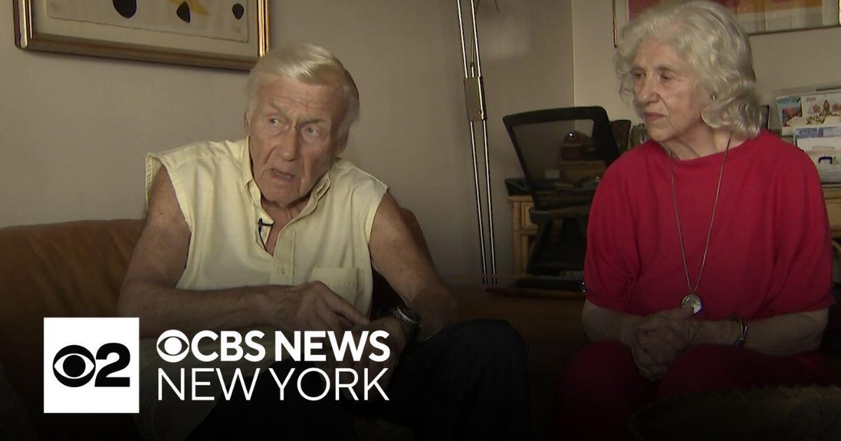 87-year-old NYC man recounts fighting off suspects during attempted ...