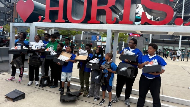 youth-team-gets-cleats.jpg 