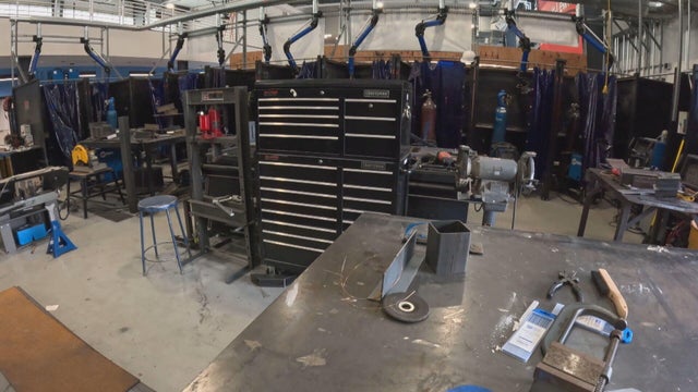63pkg-wb-stl-father-judge-transfer-frame-4182.jpg 
