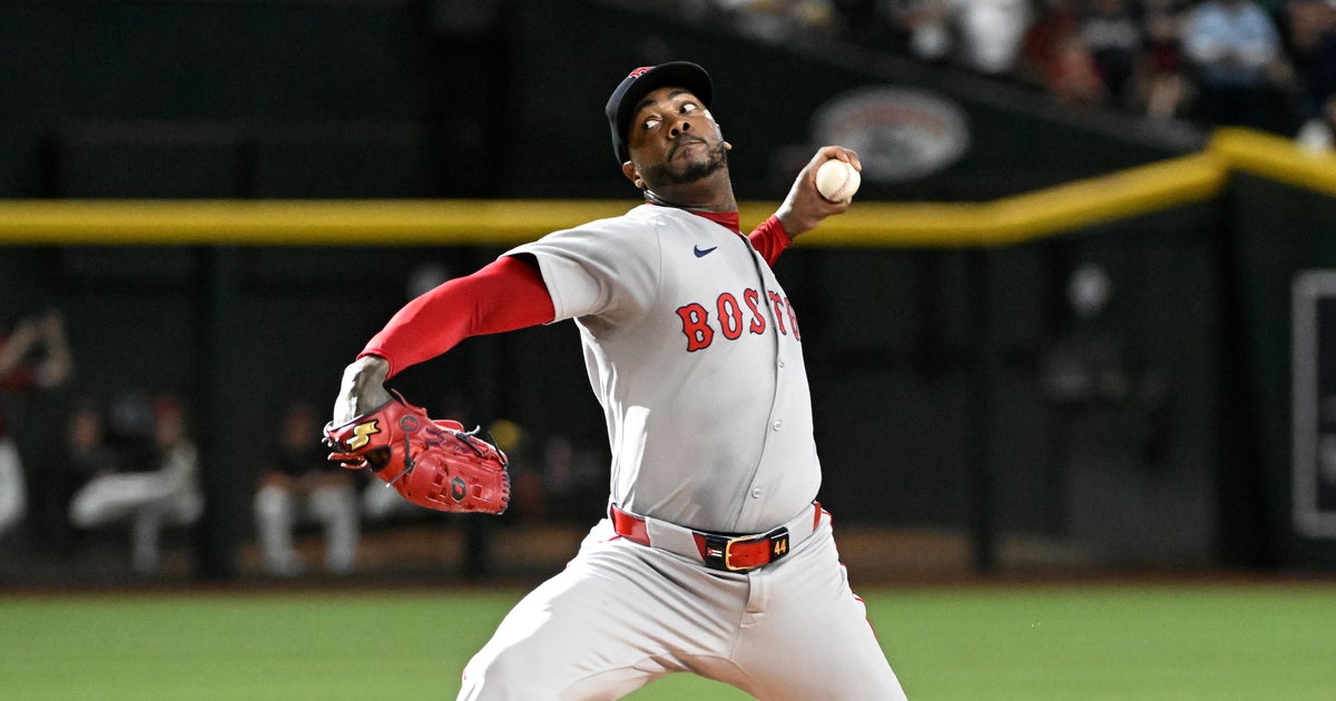 Aroldis Chapman records 4-strikeout ninth for Red Sox as his