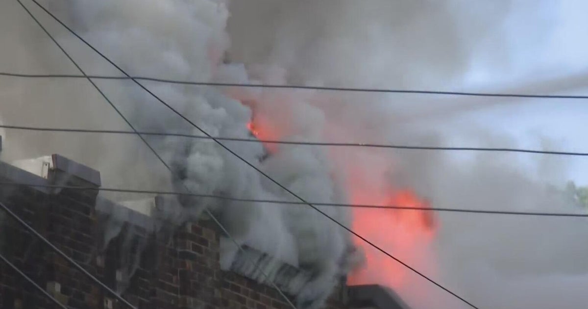 Crews battle large apartment fire in Pittsburgh's Squirrel Hill ...