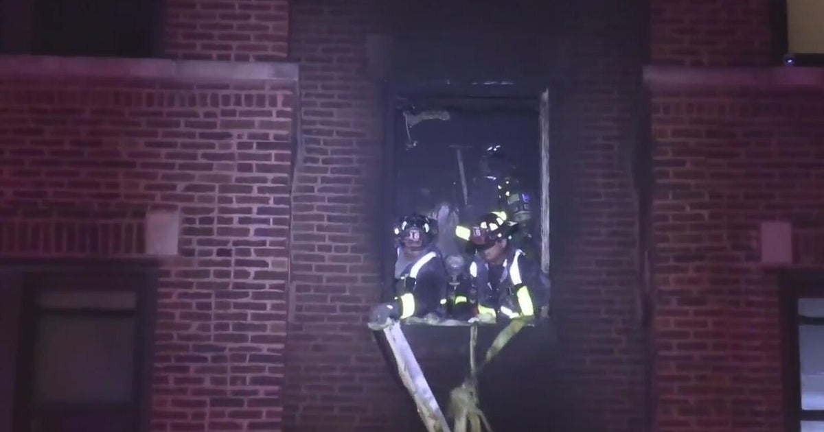 Arson investigation underway after fire at apartment complex on Chicago ...