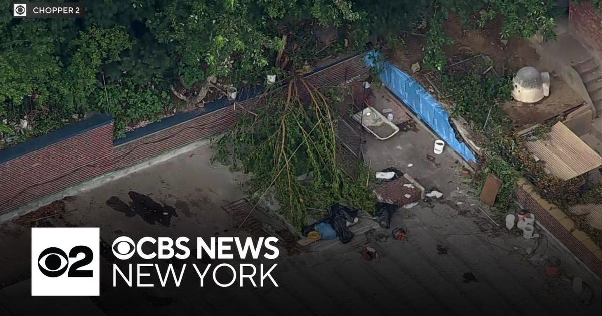 Construction worker killed in Brooklyn wall collapse - CBS New York