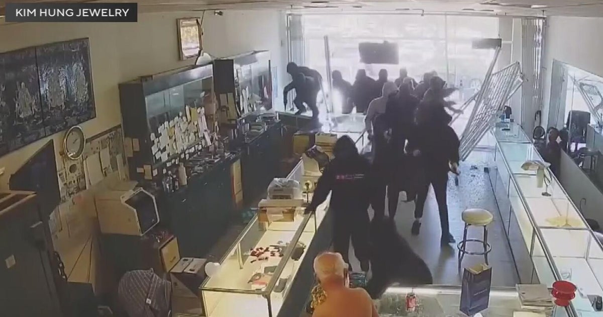 Family running San Jose jewelry store tries to recover after smash-and-grab, brutal assault