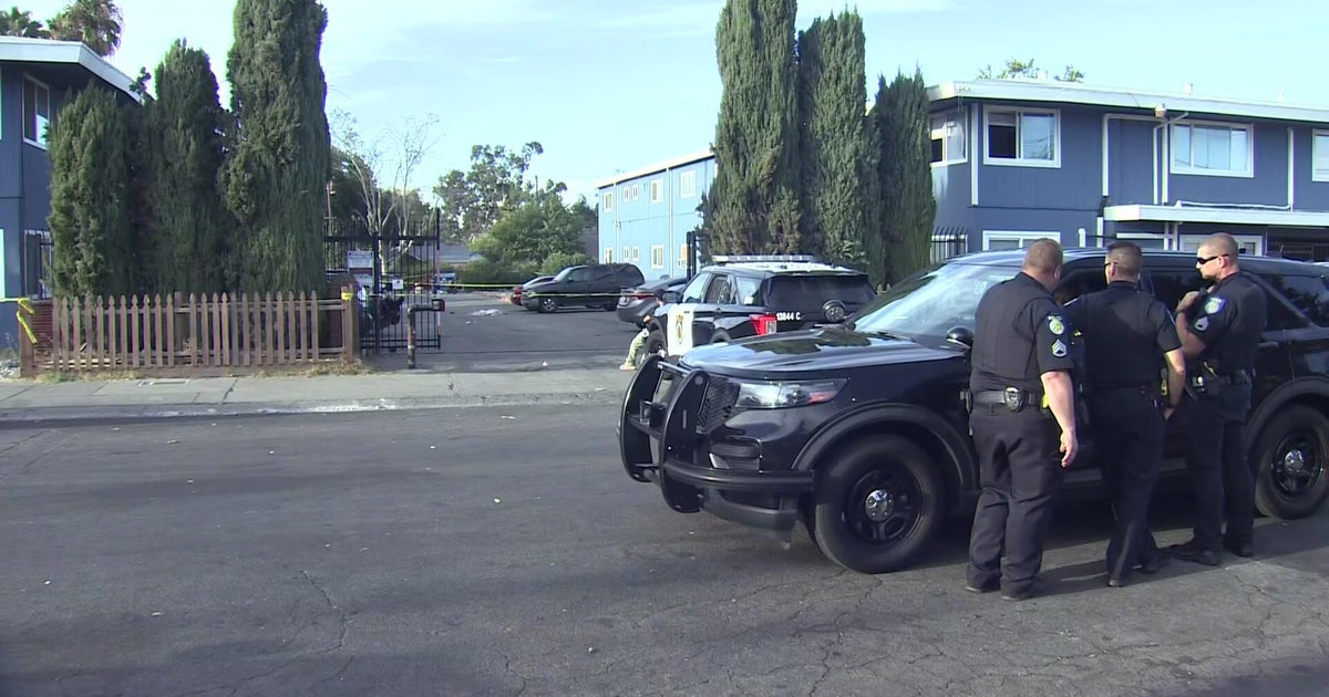 Plaza Avenue stabbing in North Sacramento leaves 3 injured - CBS Sacramento