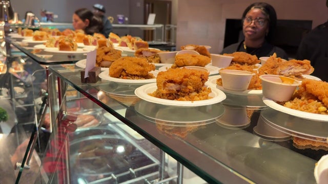 tz-2a-us-bank-new-food-vo-wcco8pgm.jpg 