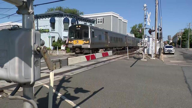 LIRR train in Farmingdale 