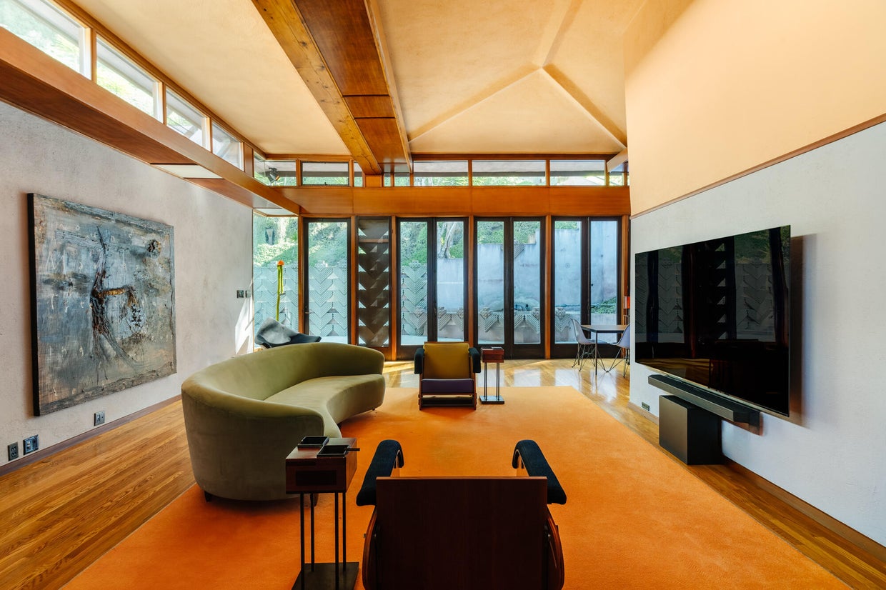 David Lynch's Hollywood Hills complex hits market for $15 million - CBS ...