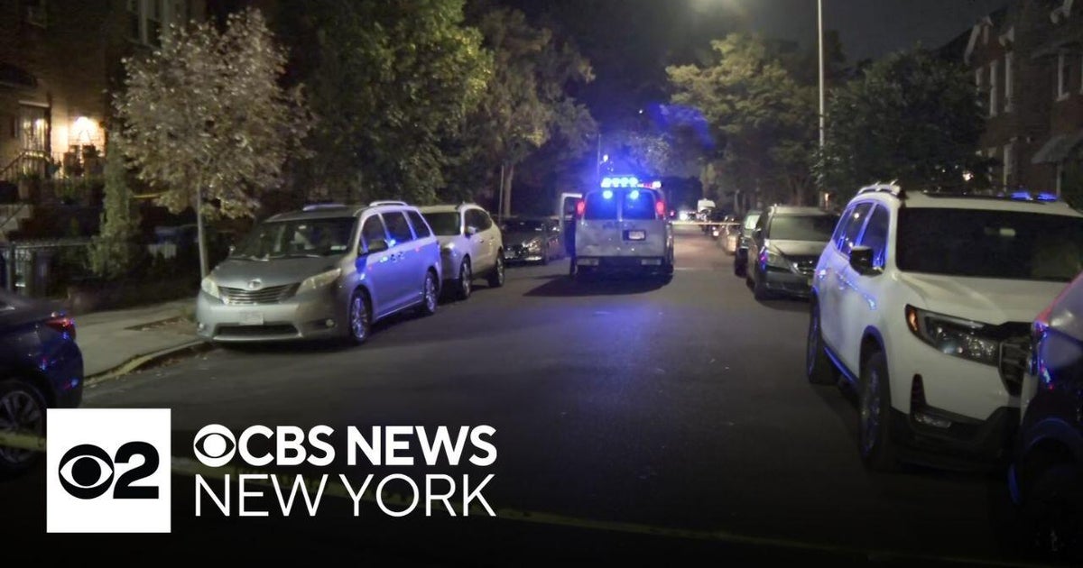 Woman shot in the head in Queens, no arrests - CBS New York