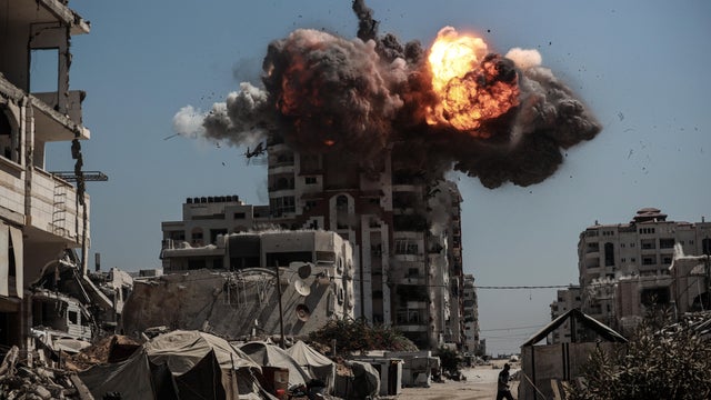 Israeli attack on the Rimal neighborhood of Gaza 