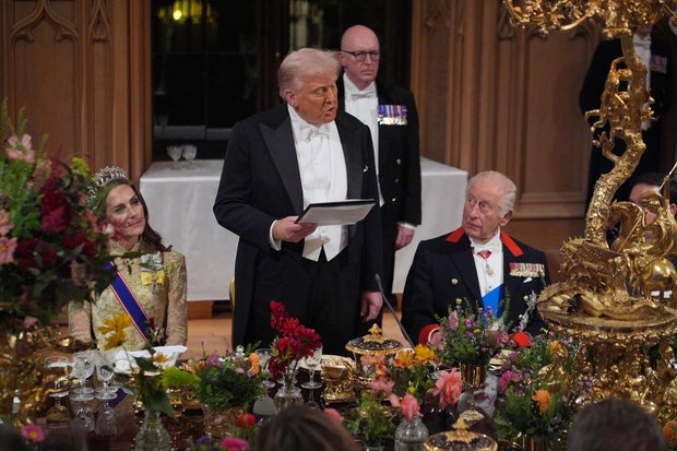President Trump houdt een toespraak tijdens een staatsdiner met koning Charles III