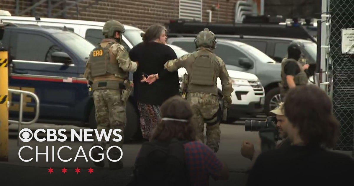 4th protester arrested outside Broadview ICE facility - CBS Chicago