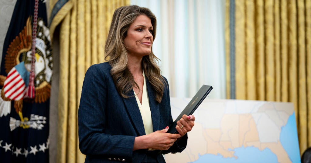 Lindsey Halligan, Trump`s former defense lawyer, sworn in as interim U.S. attorney in key Virginia office