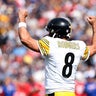 Aaron Rodgers passes Brett Favre for fourth-most passing touchdowns in NFL history 