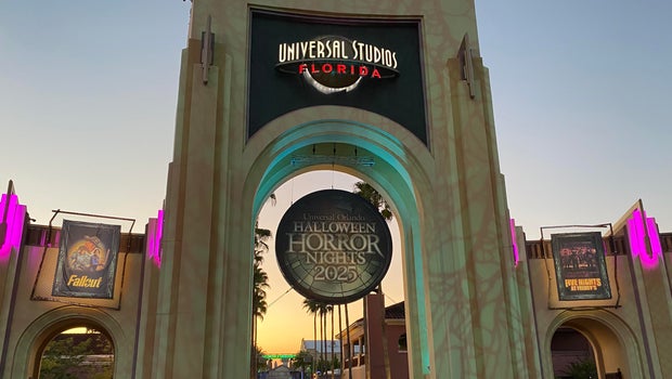 Universal Orlando Plans Extensive Halloween Horror Nights 2025 Featuring Multiple Iconic Haunted Houses