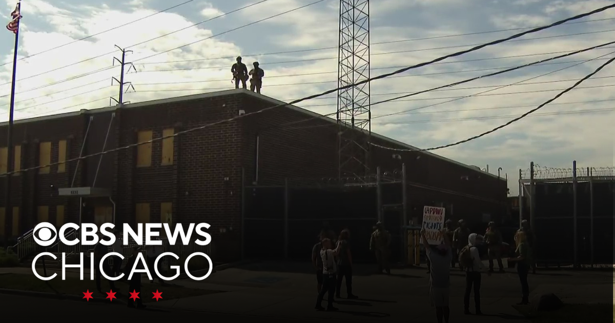 Confusion lingers over charges in ICE protest arrests outside Broadview ...