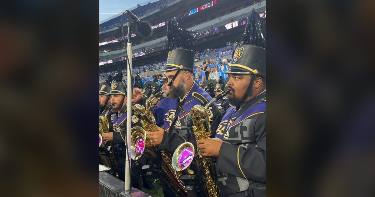 Kelce Joins Ravens Marching Band on MNF