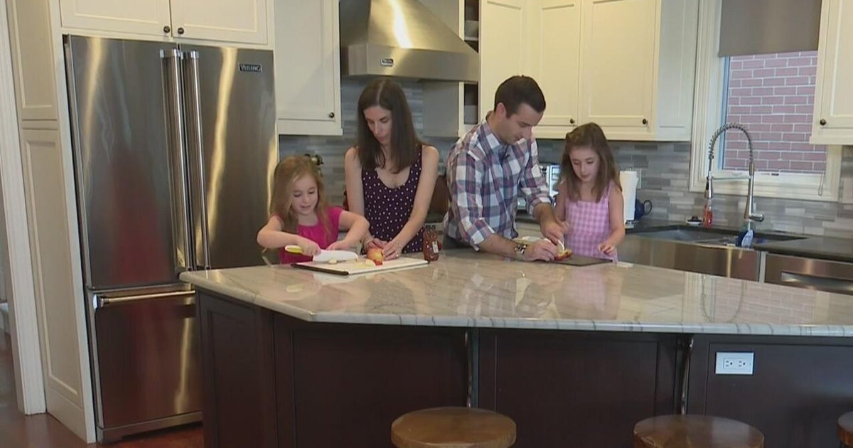 Някои семейства в Чикаго празнуват еврейската Нова година годината 5