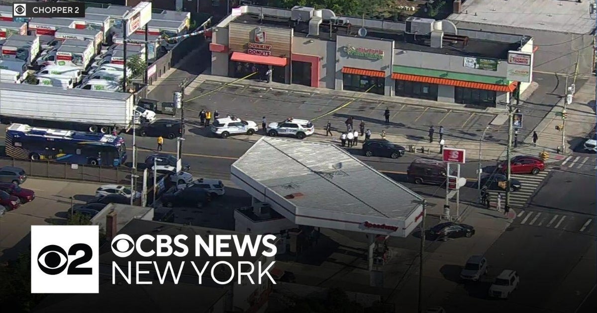 Teenager shot in head in Queens, police say - CBS New York