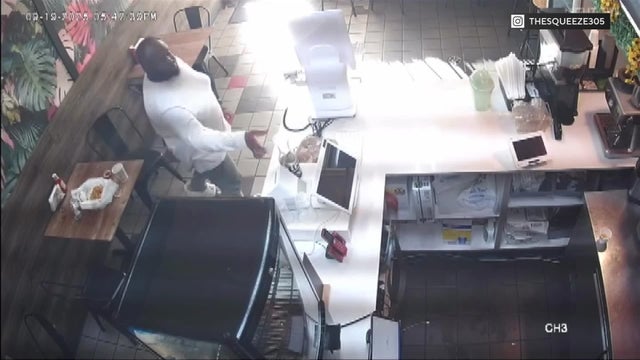 17-vo-nmb-tip-jar-stole-wforc7z9.jpg 
