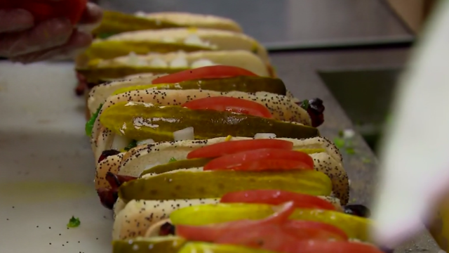 Wieners Circle -free-hot-dogs 