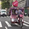 NYC matchmaker helps singles find love in the backseat of his pedicab 
