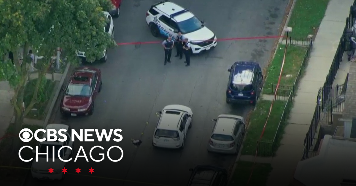Man critically hurt in drive-by shooting in Little Village - CBS Chicago