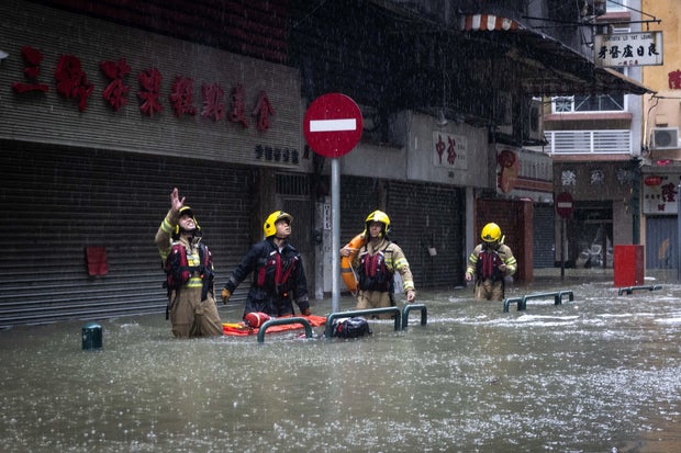 TOPSHOT-MACAU-CHINA-PHILIPPINES-TYPHOON-WEATHER 