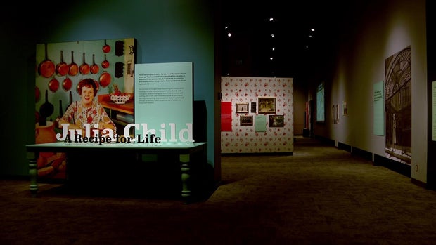 4p-pkg-julia-child-exhibit-wcco8tc5.jpg 