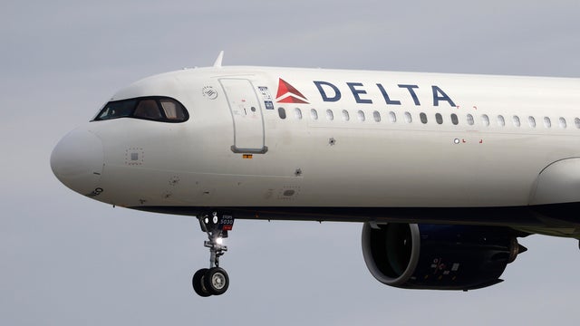 Delta Airlines At Los Angeles International Airport 