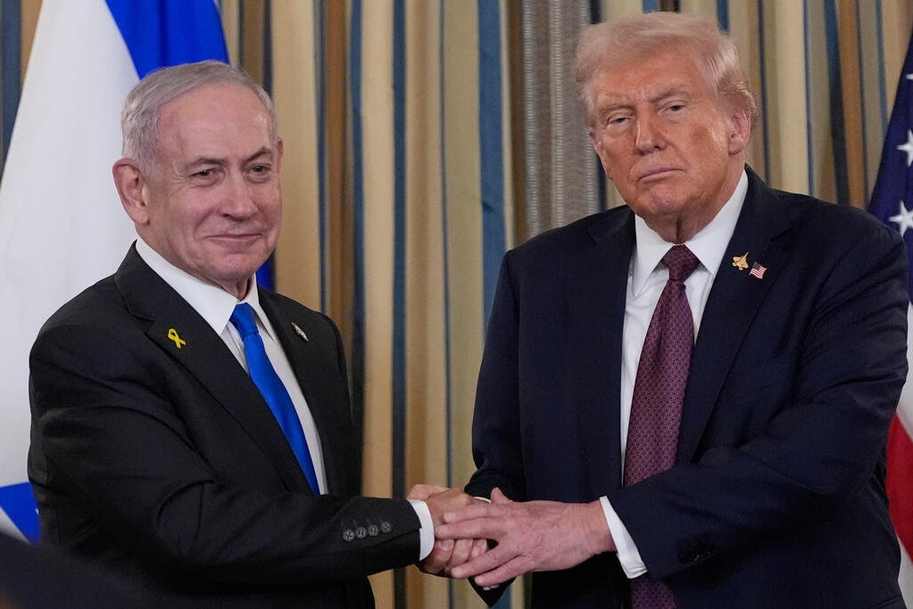 Trump sets Sunday deadline for Hamas to agree to Gaza peace deal - CBS News