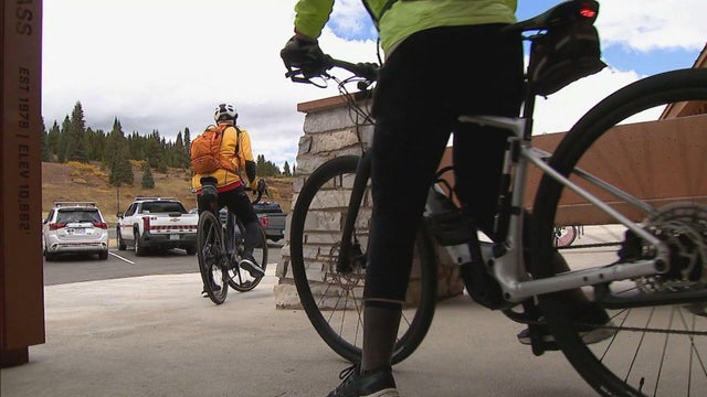 vail-pass-rest-area-cyclists.jpg 