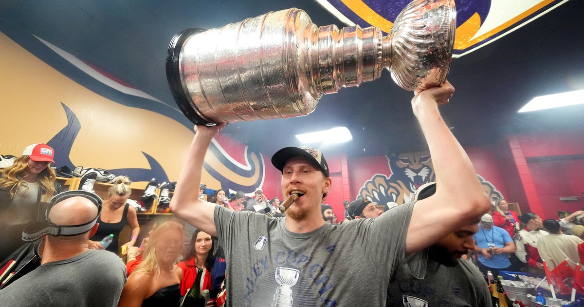 Niko Mikkola gets 8-year,  million contract extension with Florida Panthers