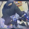 Austin police search for suspect who robbed store at gunpoint 
