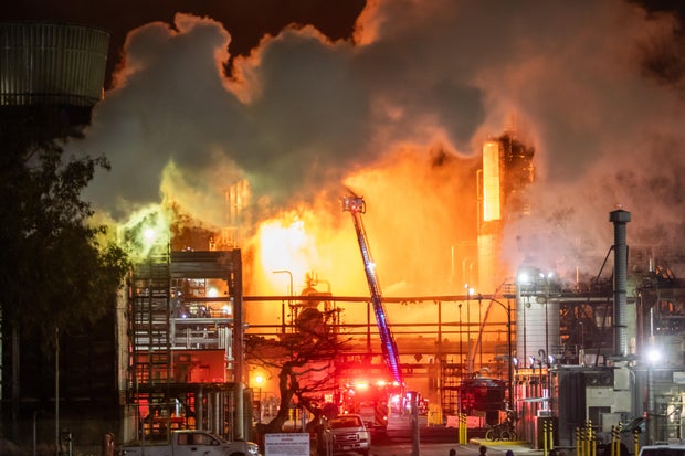 Explosion At Chevron Oil Refinery in El Segundo, California Causes Massive Fire