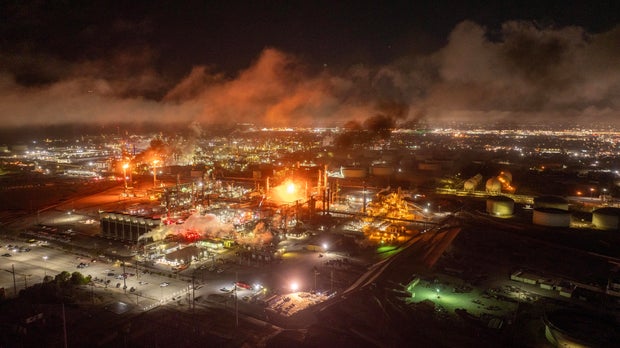 Fire and explosion at Chevron Refinery in El Segundo