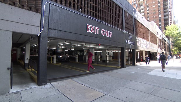 Estacionamiento en West 42nd Street