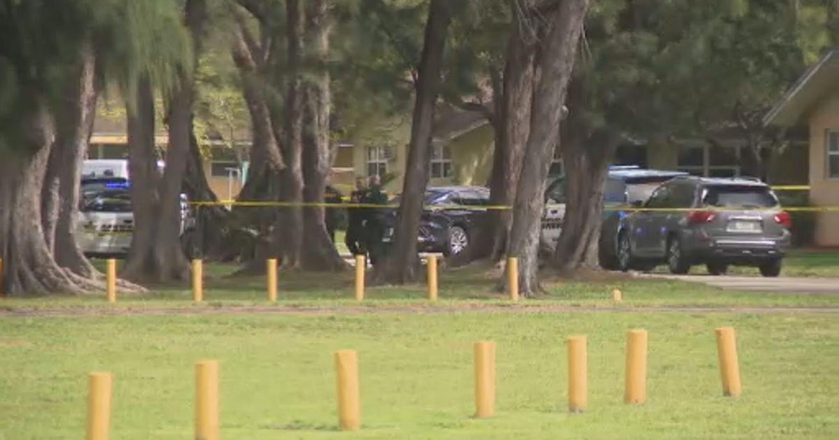 1 man dead, another hospitalized after double shooting in Pompano Beach, deputies say